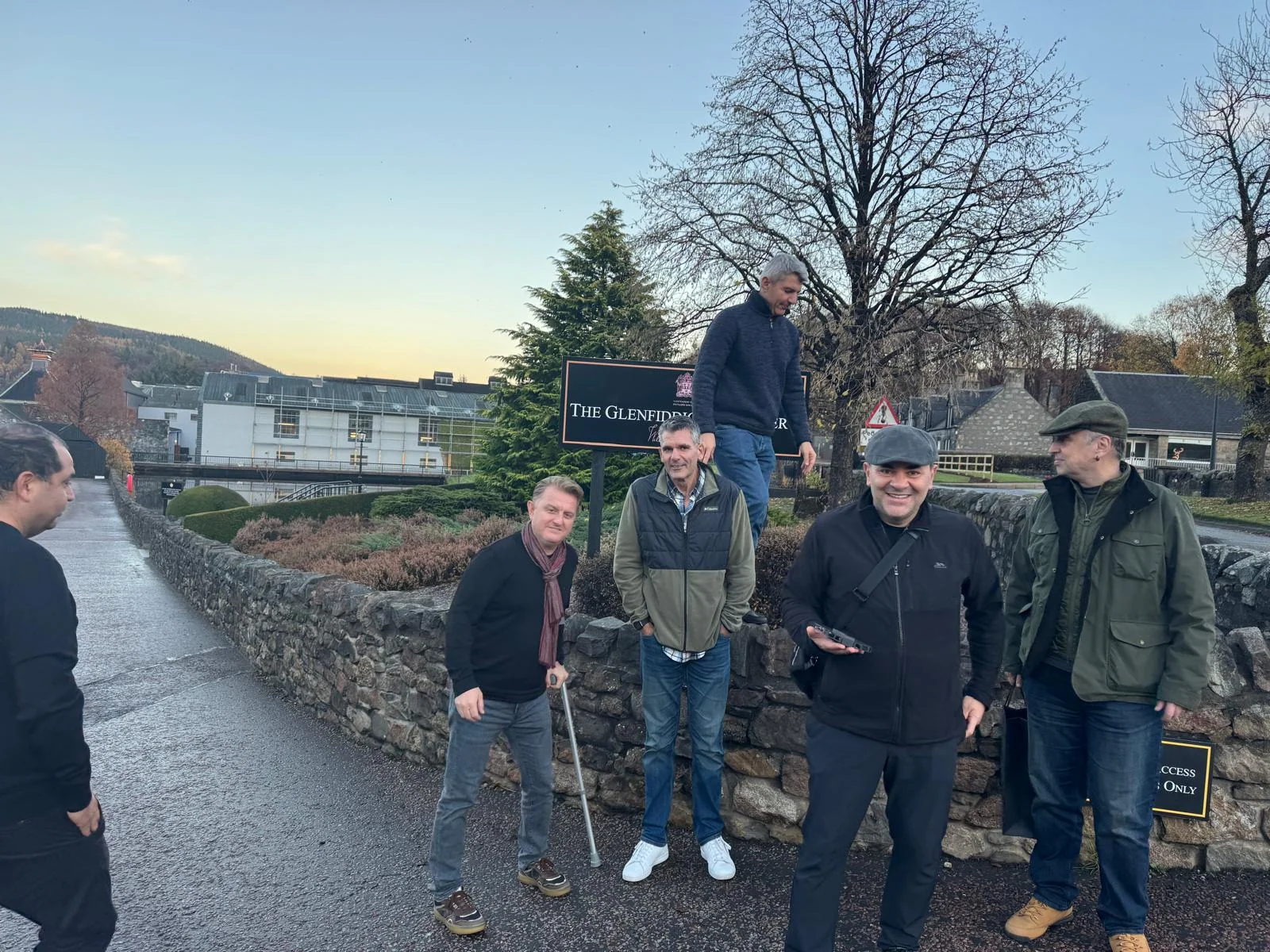 best friends scotland highland trip